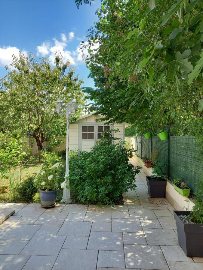 Le Jardin D'Anatole Apartment Bourges Bagian luar foto